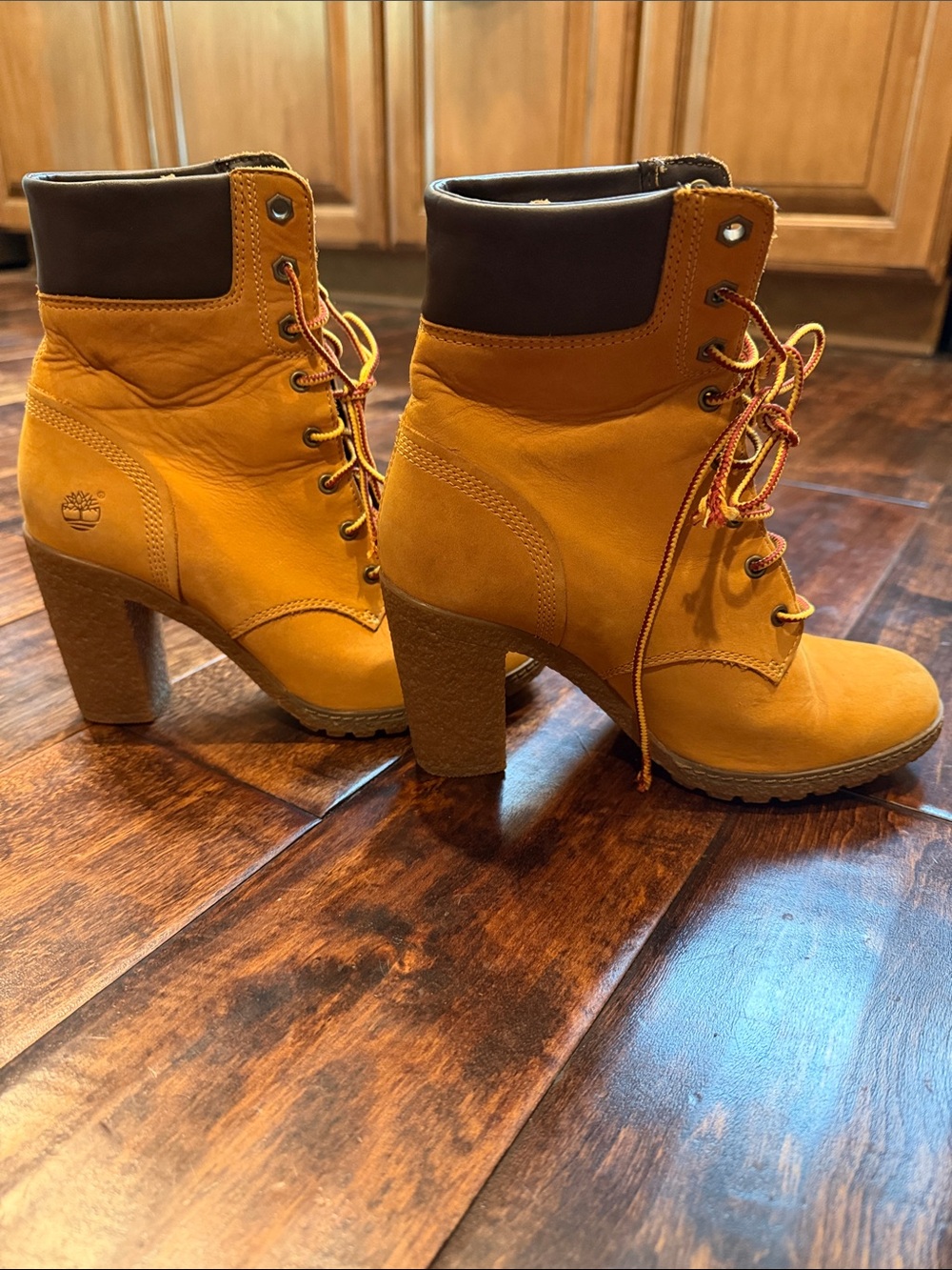 Timberland Women's Lace-Up Heeled Boot, Size 6.5 - Picture 4 of 11